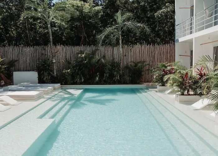 Romantic Private Jacuzzi And Pool